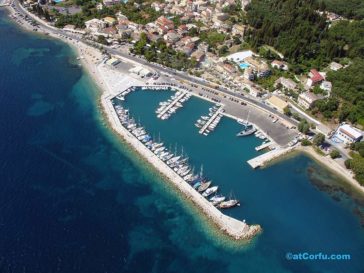 Benitses airphotos - der Yachthafen von Norden