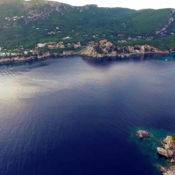 Παραλία Λιαπάδες στη δυτική Κέρκυρα